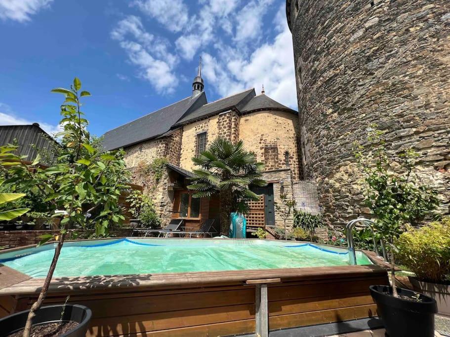 Le Saint Julien Au Coeur Du Centre Historique De Chateaugiron Экстерьер фото